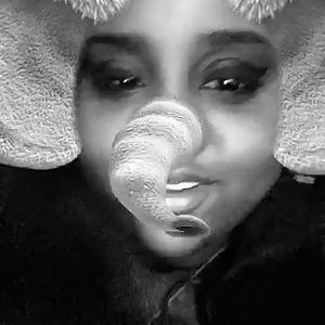 Meet your Posher, Desiree